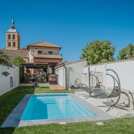 La Antigua Taberna - *