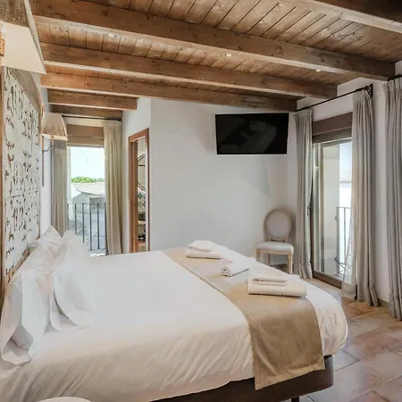 La Antigua Taberna - *