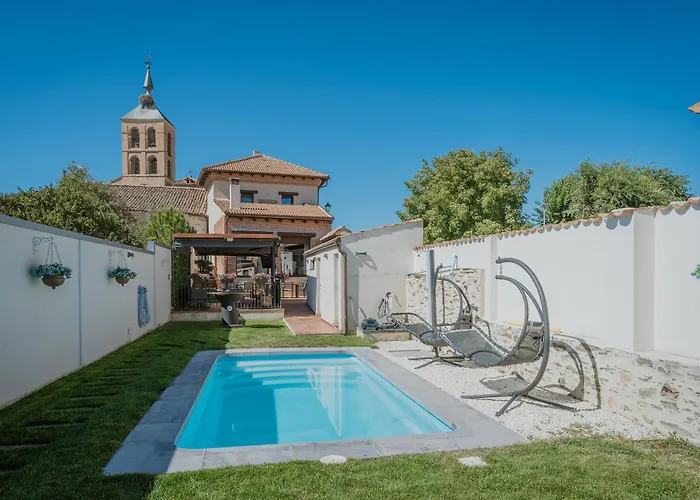 La Antigua Taberna - *