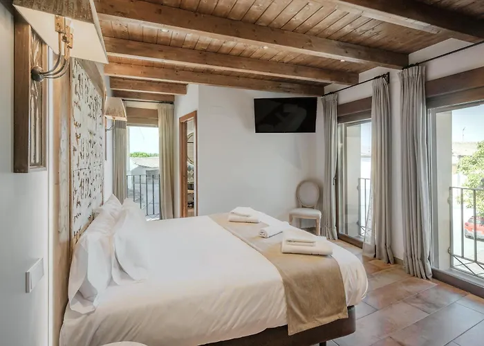 La Antigua Taberna - *