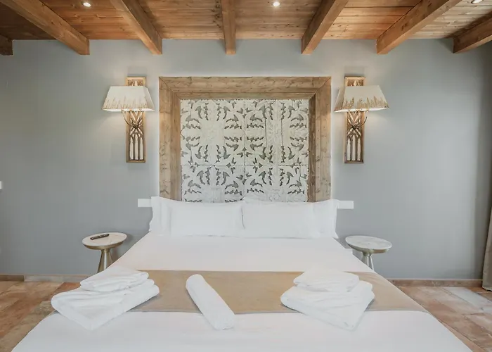 La Antigua Taberna - *